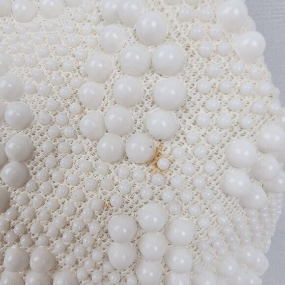 Vintage Hong Kong White Beaded Kiss Close Purse - Picture 5 of 6
